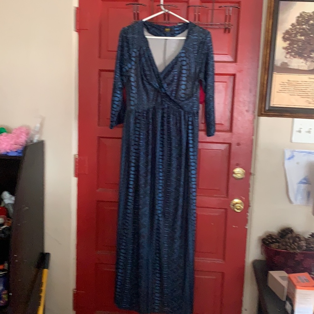 Dress - Picture 2 of 3